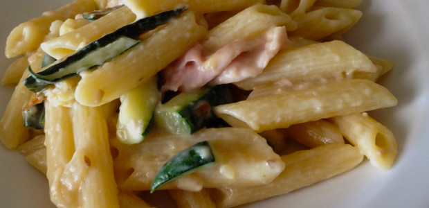 Penne al prosciutto e zucchine